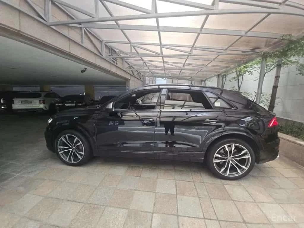 Audi SQ8, снимка 4 - Автомобили и джипове - 56688478