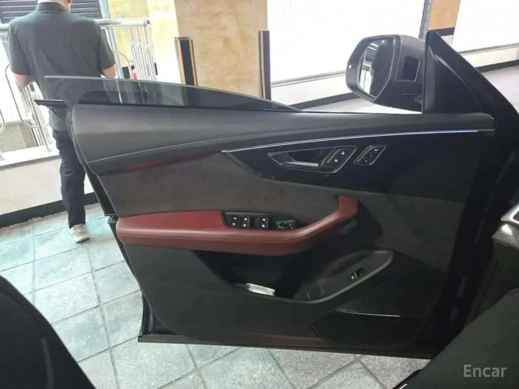 Audi SQ8, снимка 13 - Автомобили и джипове - 56688478