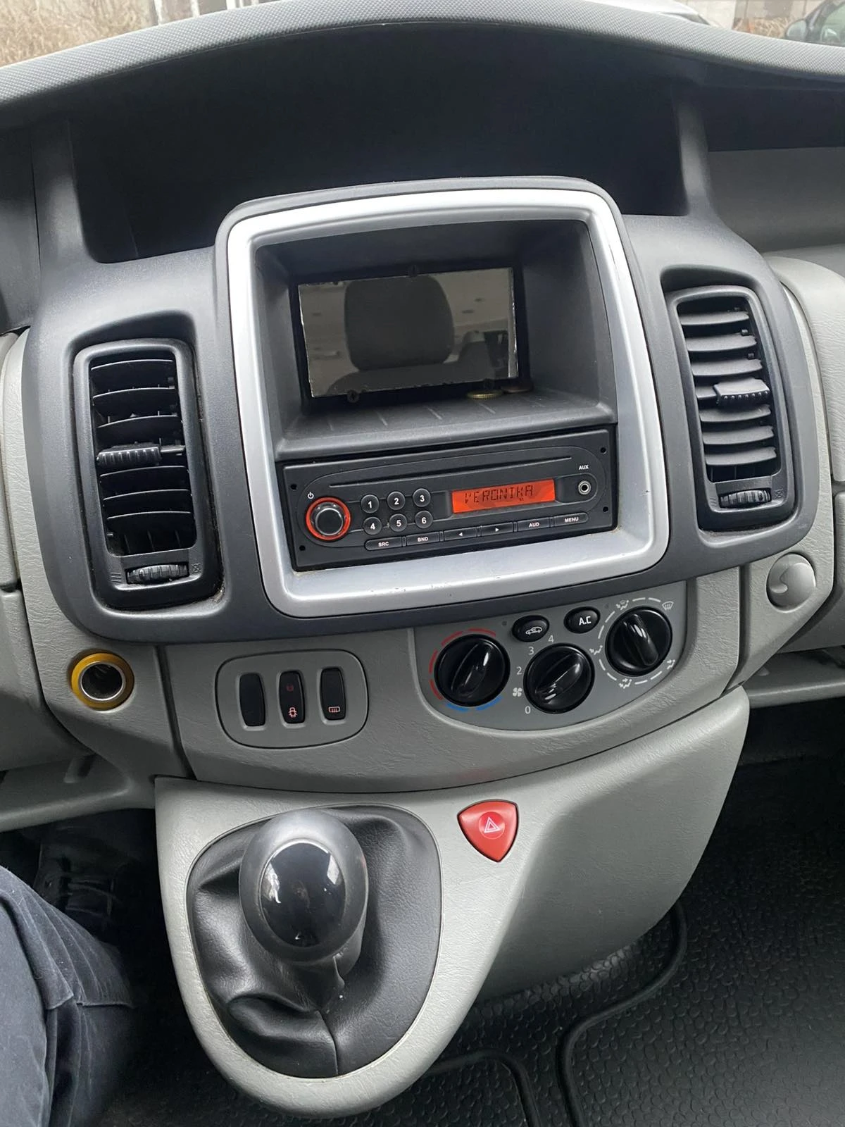 Renault Trafic 8+ 1, снимка 9 - Бусове и автобуси - 55657027