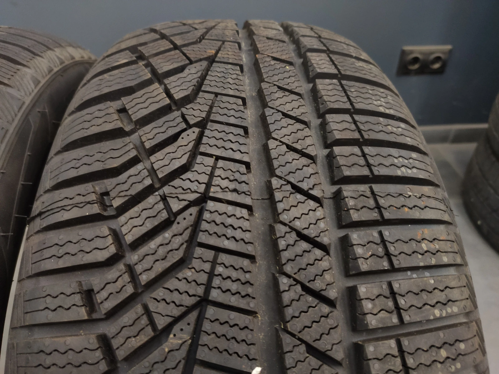  225/50R18 | Mobile.bg   1