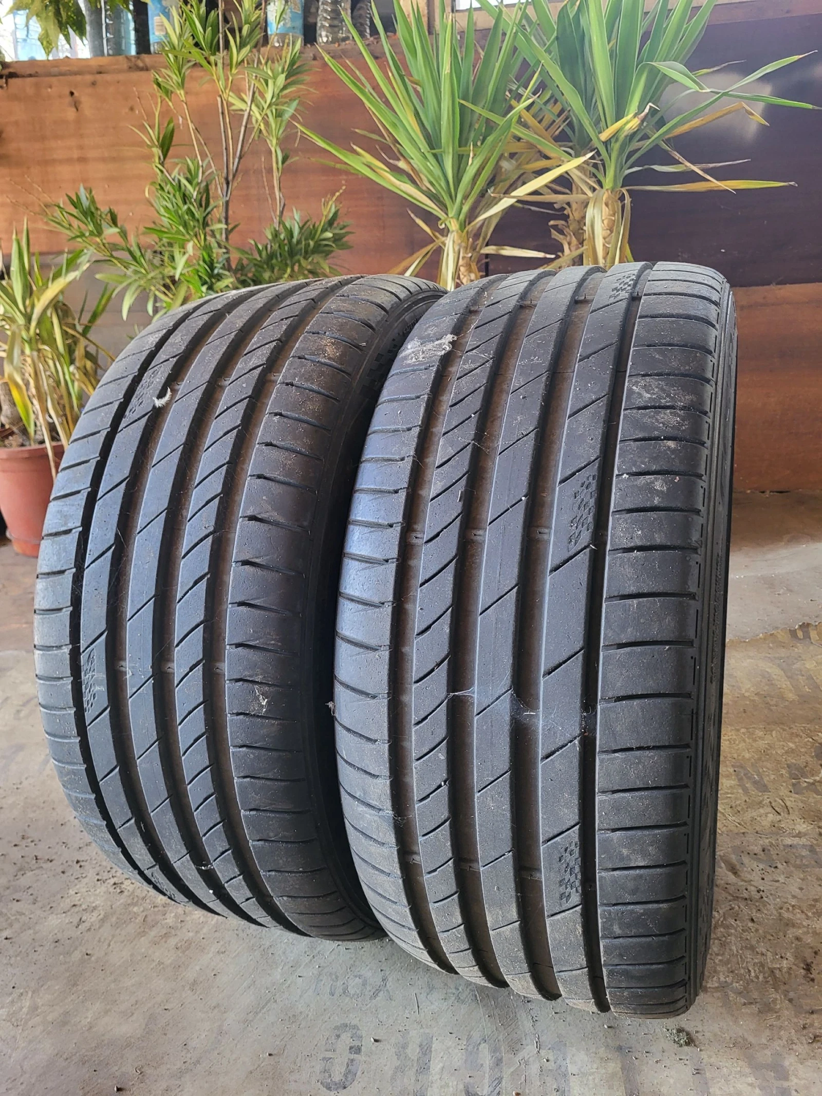 Гуми Летни 255/35R19, снимка 4 - Гуми и джанти - 54106187