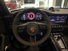 Porsche 911 GTS 992.2 , снимка 11