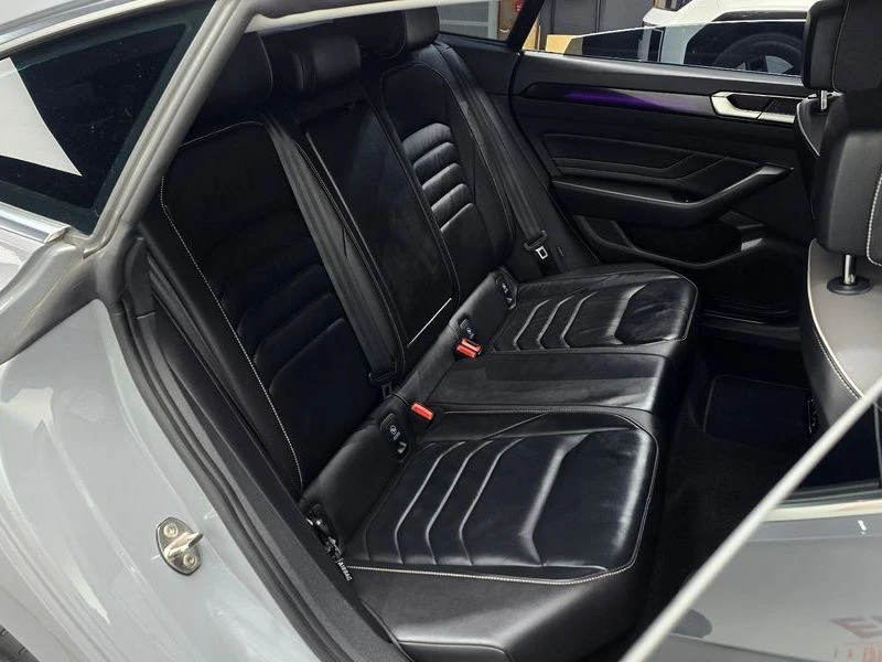 VW Arteon 2.0 TDI ПОДГРЕВ* ОБДУХВАНЕ, снимка 11 - Автомобили и джипове - 56039866