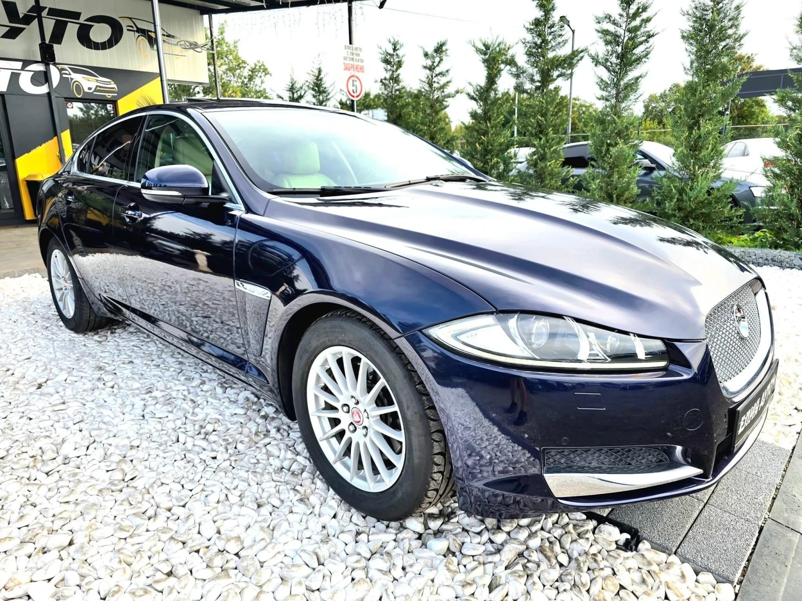 Jaguar Xf 2.2D TOP FULL БЯЛА КОЖА НАП ОБСЛУЖЕНА ЛИЗИНГ 100% - изображение 4