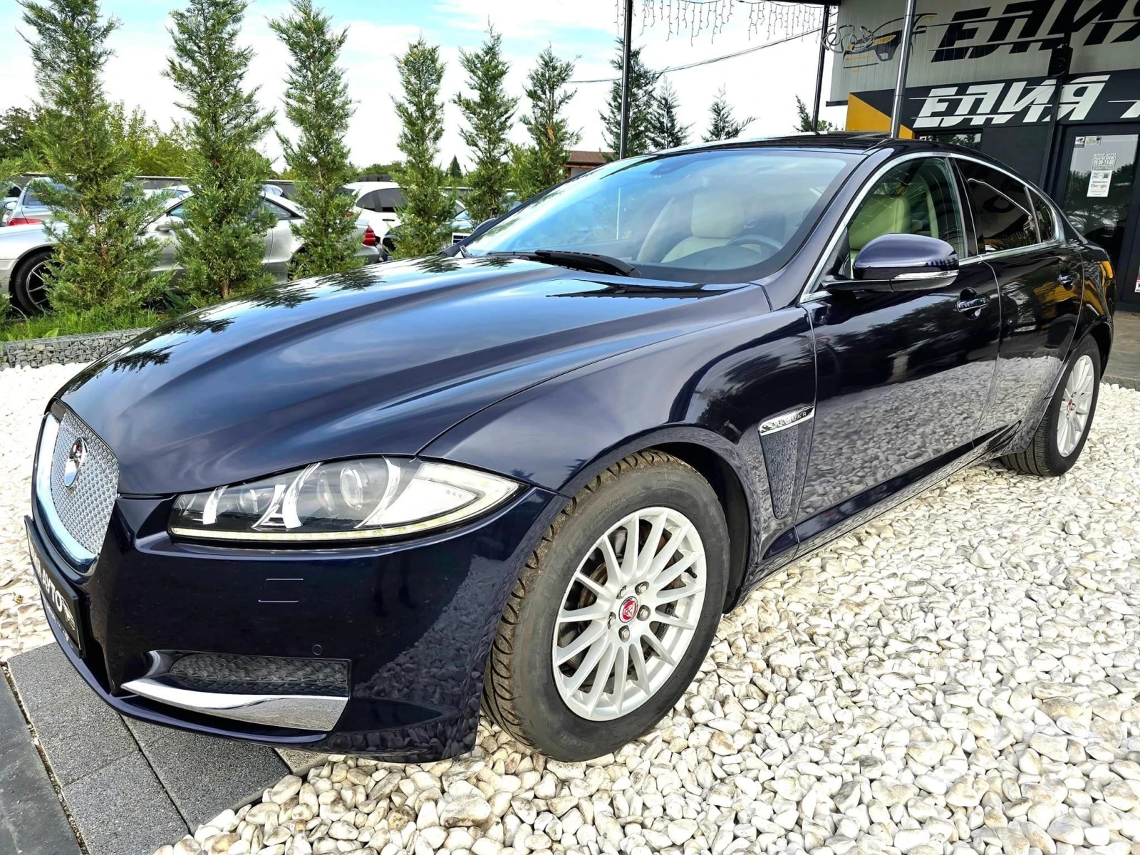 Jaguar Xf 2.2D TOP FULL БЯЛА КОЖА НАП ОБСЛУЖЕНА ЛИЗИНГ 100% - изображение 2