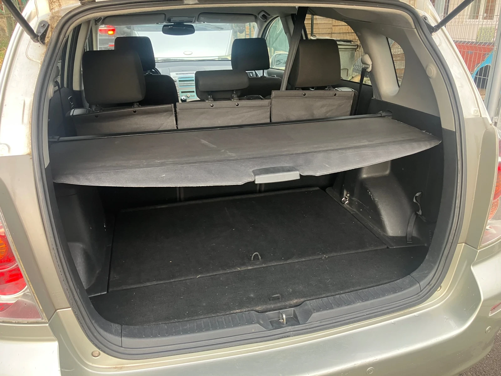 Toyota Corolla verso 1.8/129к.с./Отлична - изображение 7