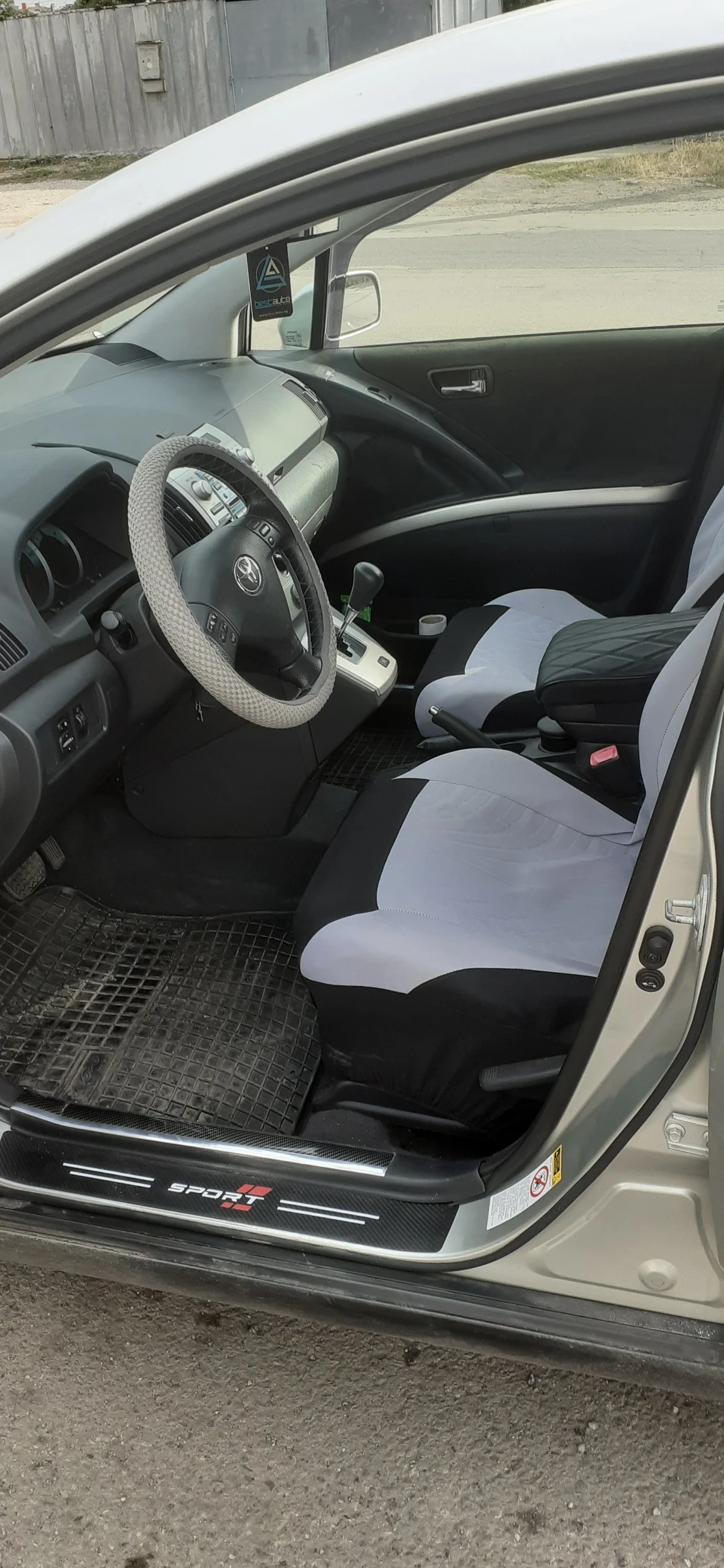Toyota Corolla verso 1.8vvti 130k.ван автоматик - изображение 10