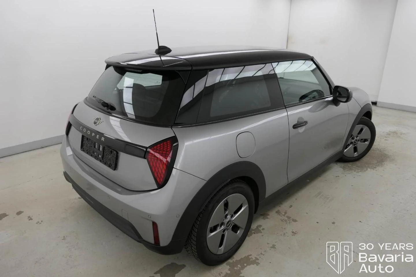 Mini Cooper C 1, 5 Steptronic - изображение 3