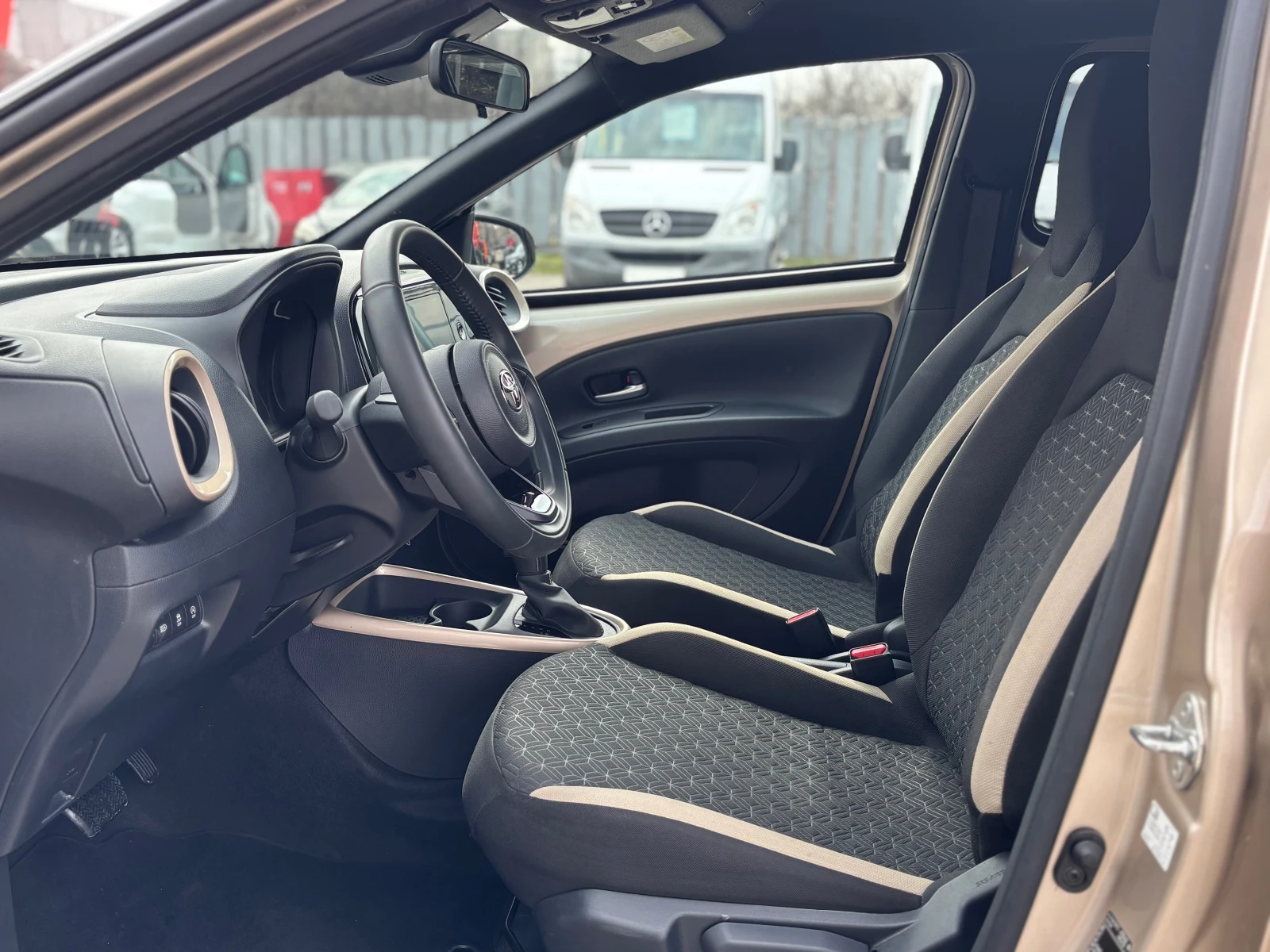 Toyota Aygo X Автоматик - изображение 9