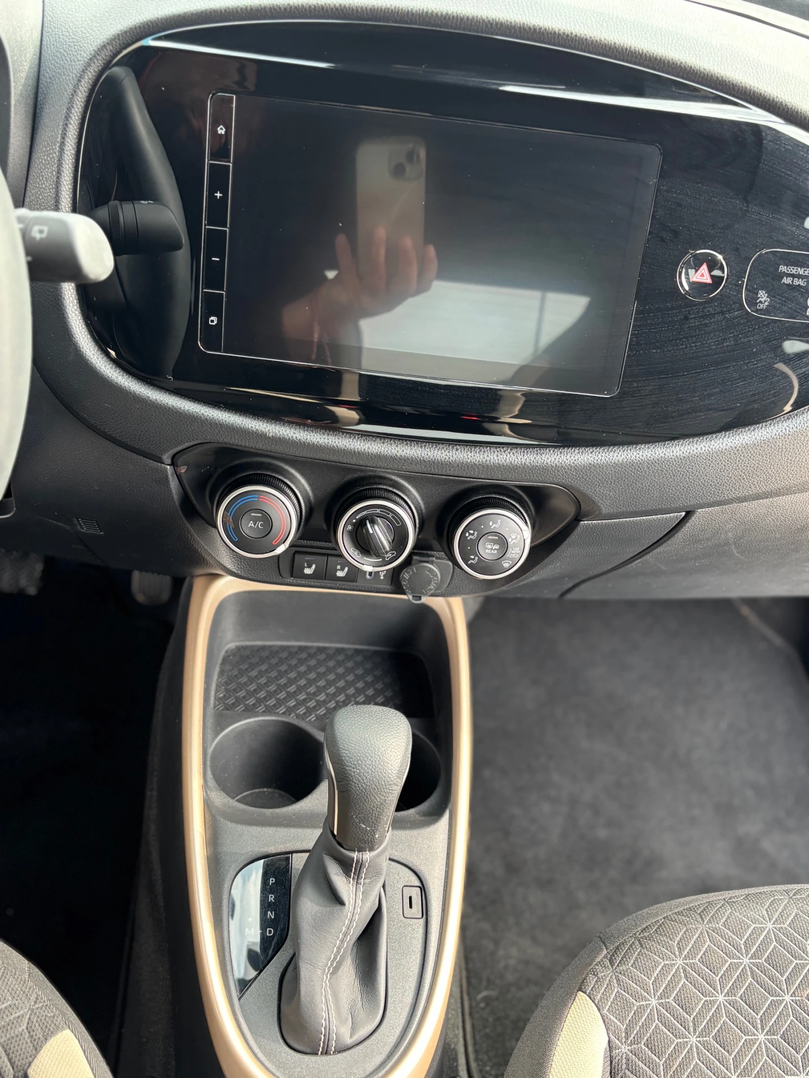 Toyota Aygo X Автоматик, снимка 14 - Автомобили и джипове - 53721138