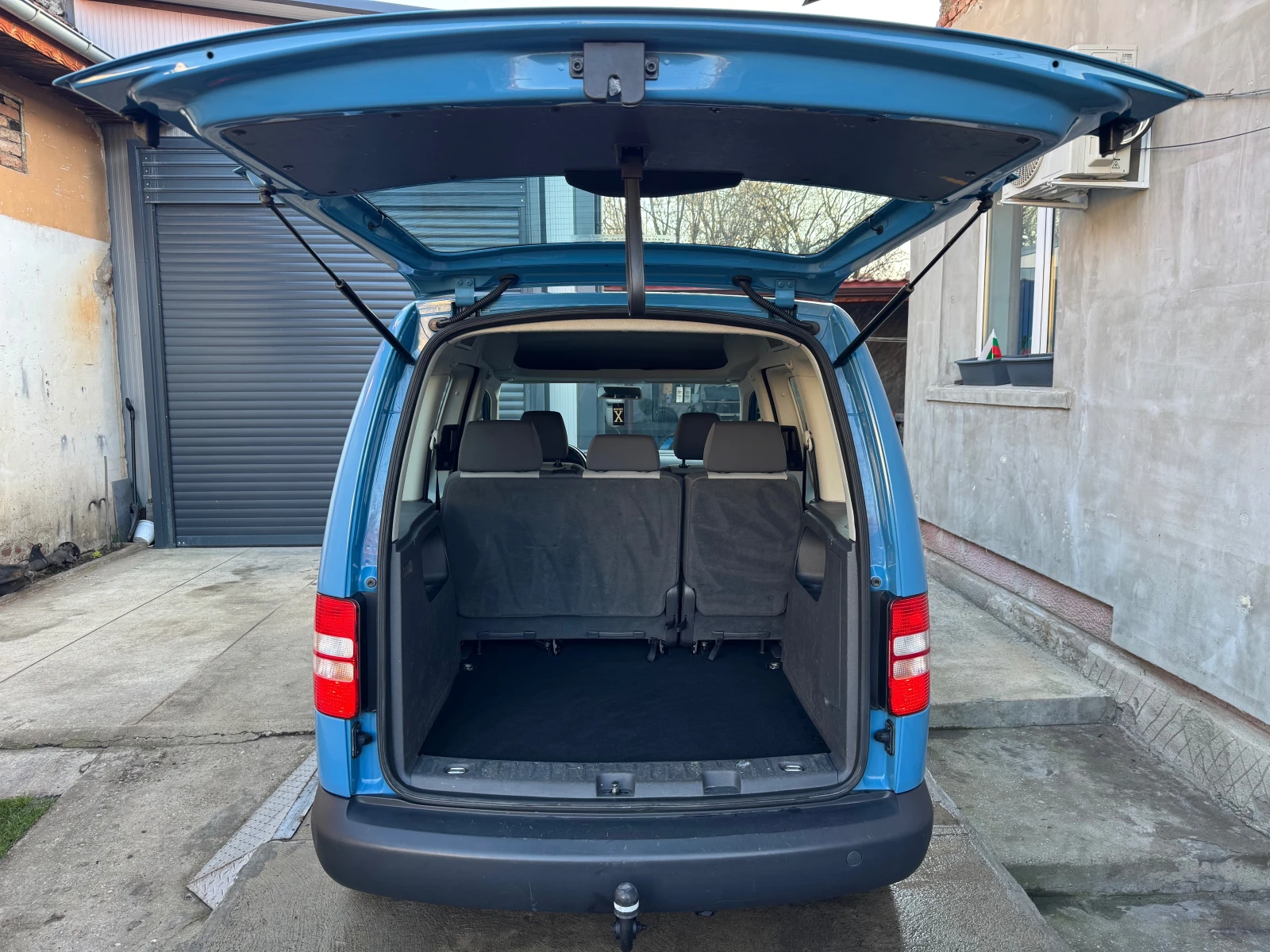 VW Caddy 1.6TDi, снимка 16 - Автомобили и джипове - 53815434