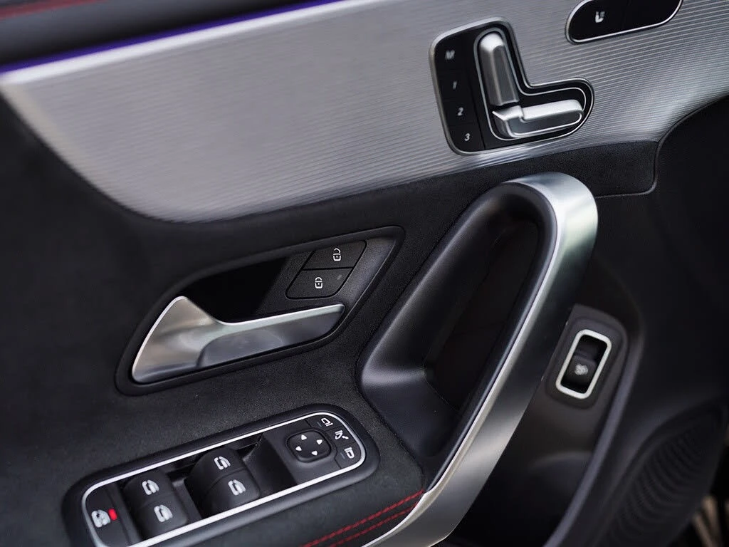 Mercedes-Benz CLA * АвтоКредит * (ЦЕНА ДО БГ), снимка 17 - Автомобили и джипове - 53987911