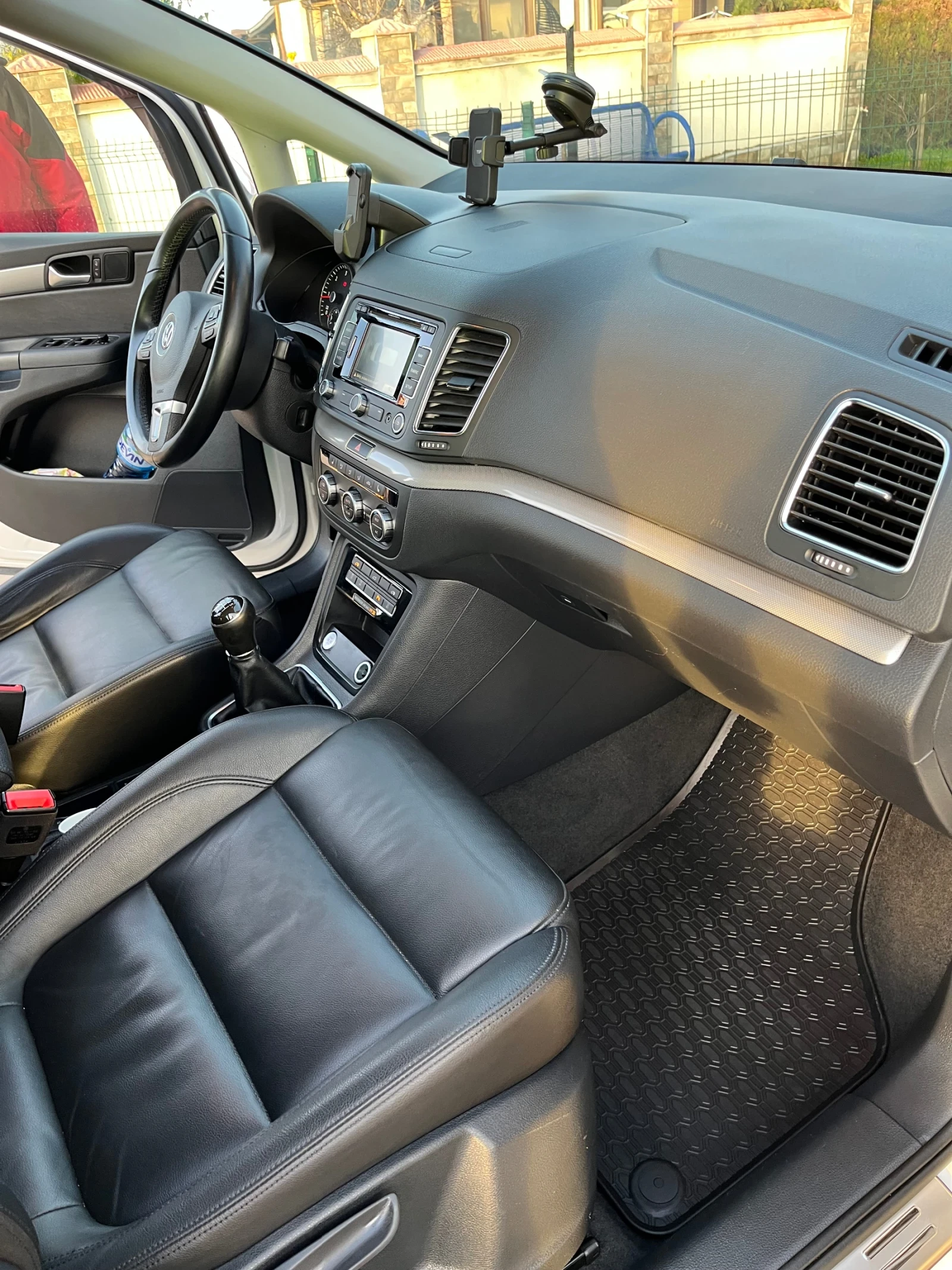 VW Sharan УНИКАЛНА (ПЕРФЕКТНА), снимка 11 - Автомобили и джипове - 54068429