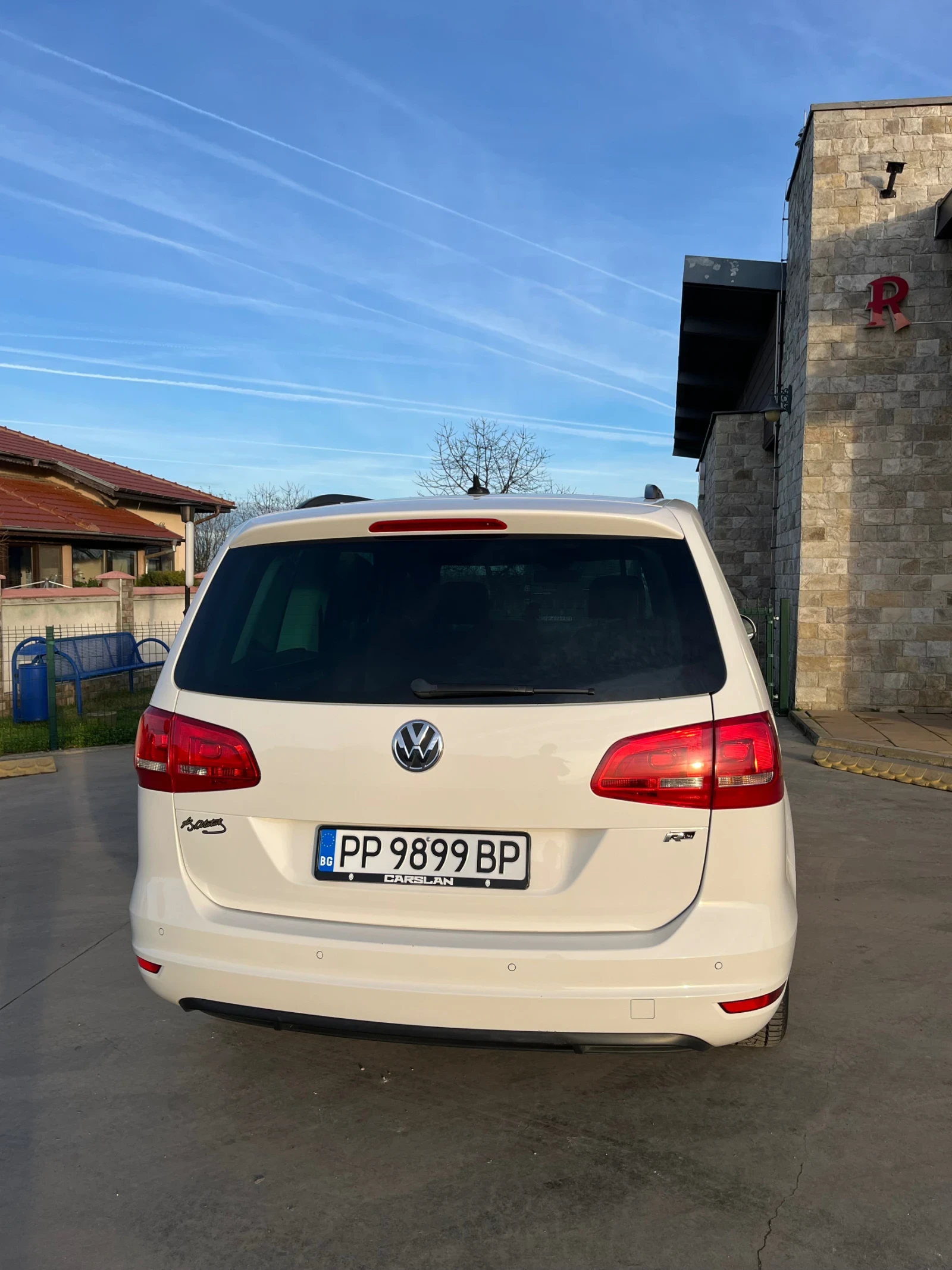 VW Sharan УНИКАЛНА (ПЕРФЕКТНА), снимка 5 - Автомобили и джипове - 54068429