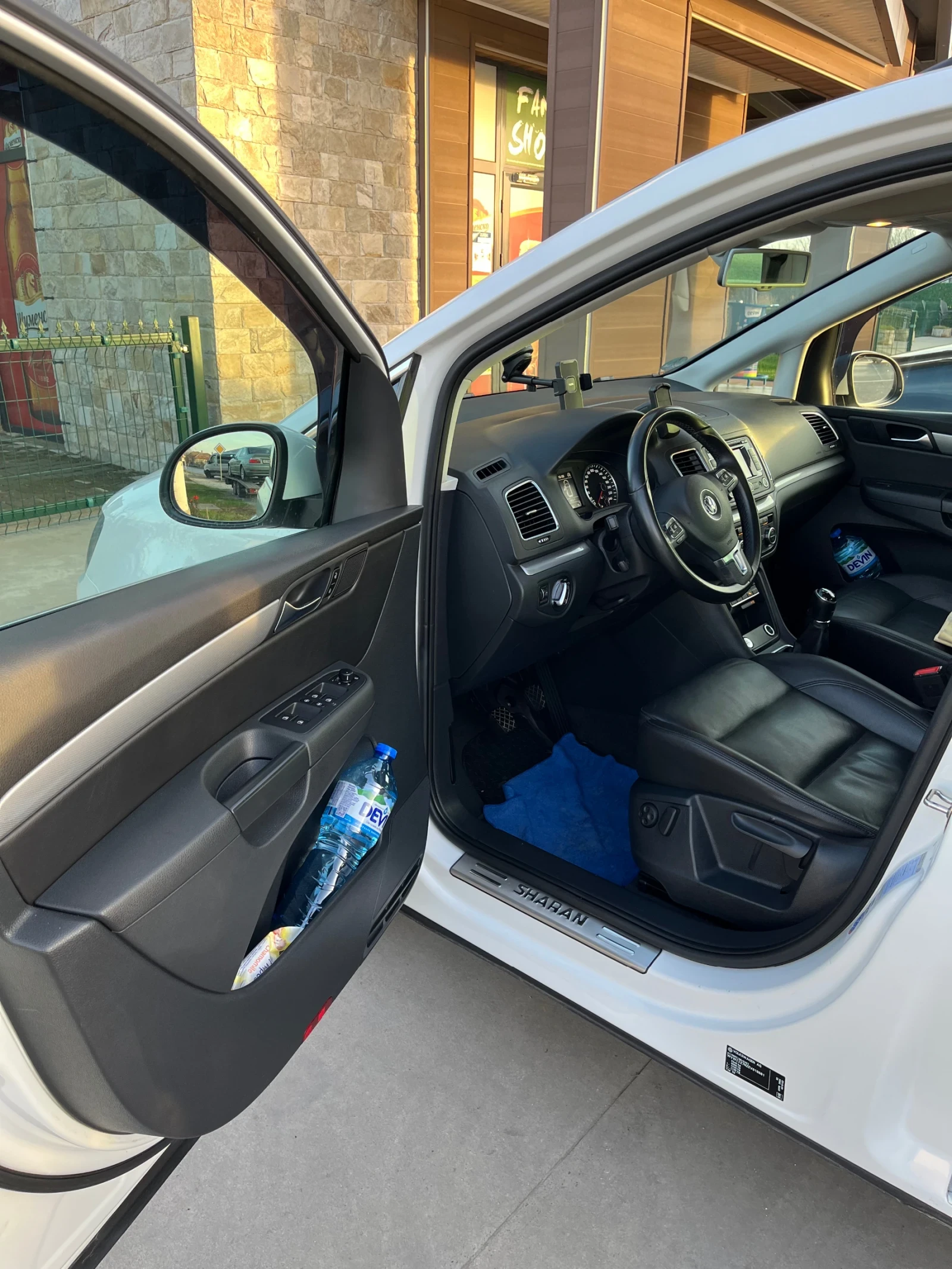 VW Sharan УНИКАЛНА (ПЕРФЕКТНА), снимка 7 - Автомобили и джипове - 54068429