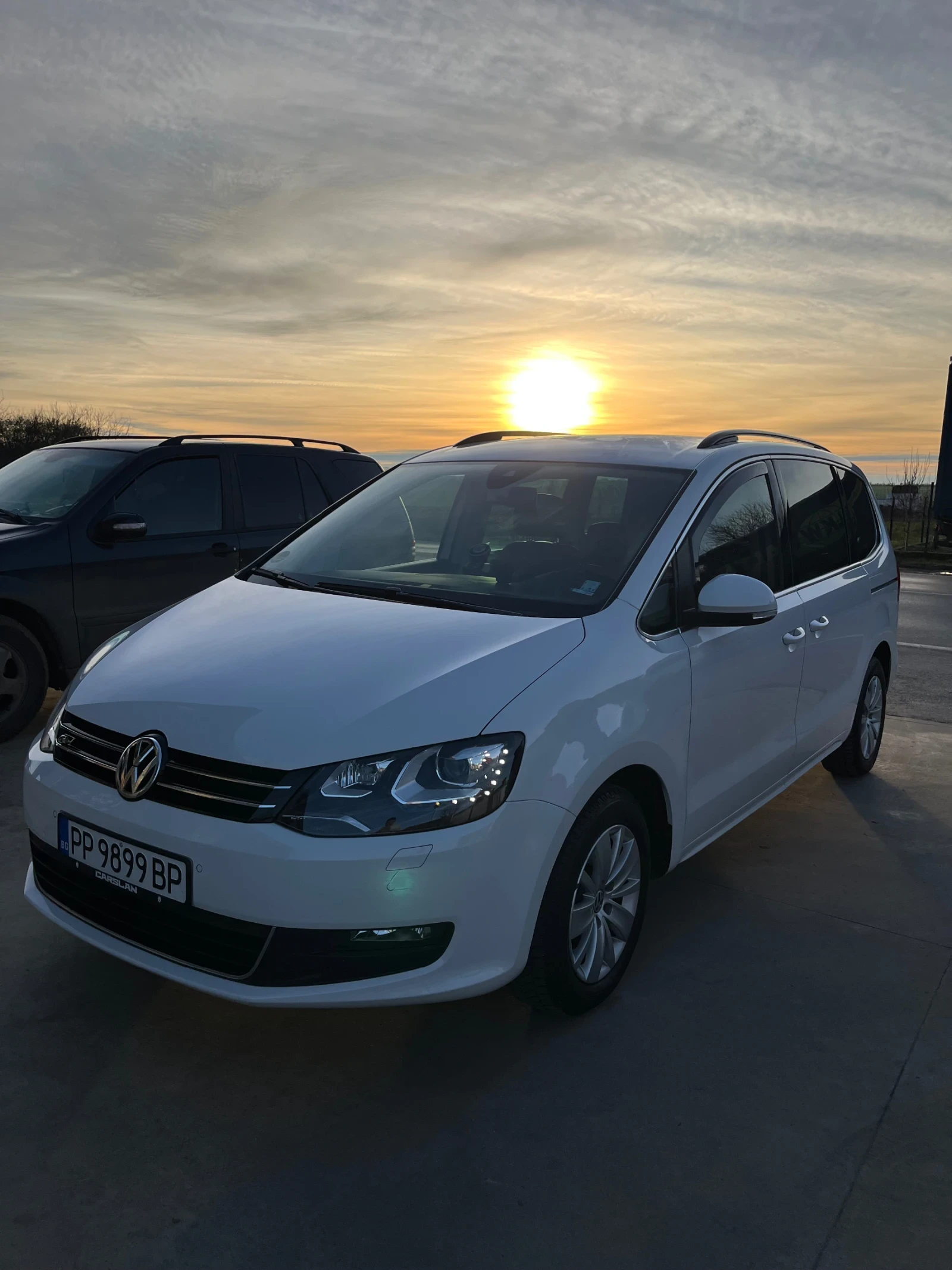 VW Sharan УНИКАЛНА (ПЕРФЕКТНА), снимка 3 - Автомобили и джипове - 54068429