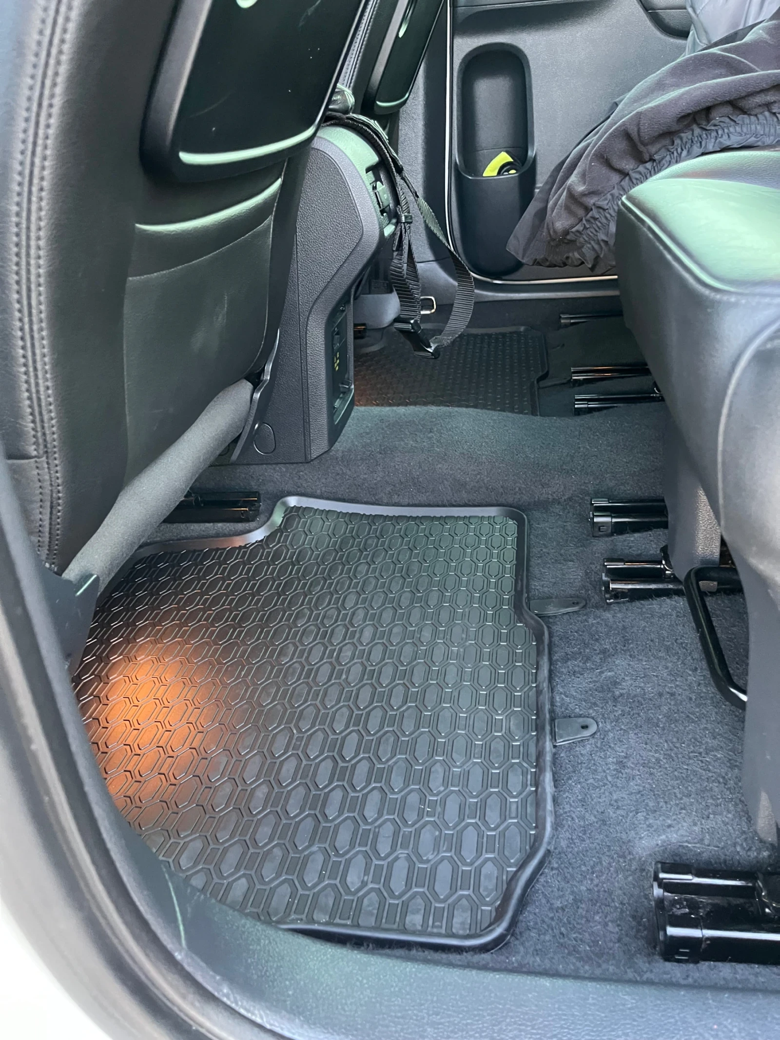 VW Sharan УНИКАЛНА (ПЕРФЕКТНА), снимка 15 - Автомобили и джипове - 54068429