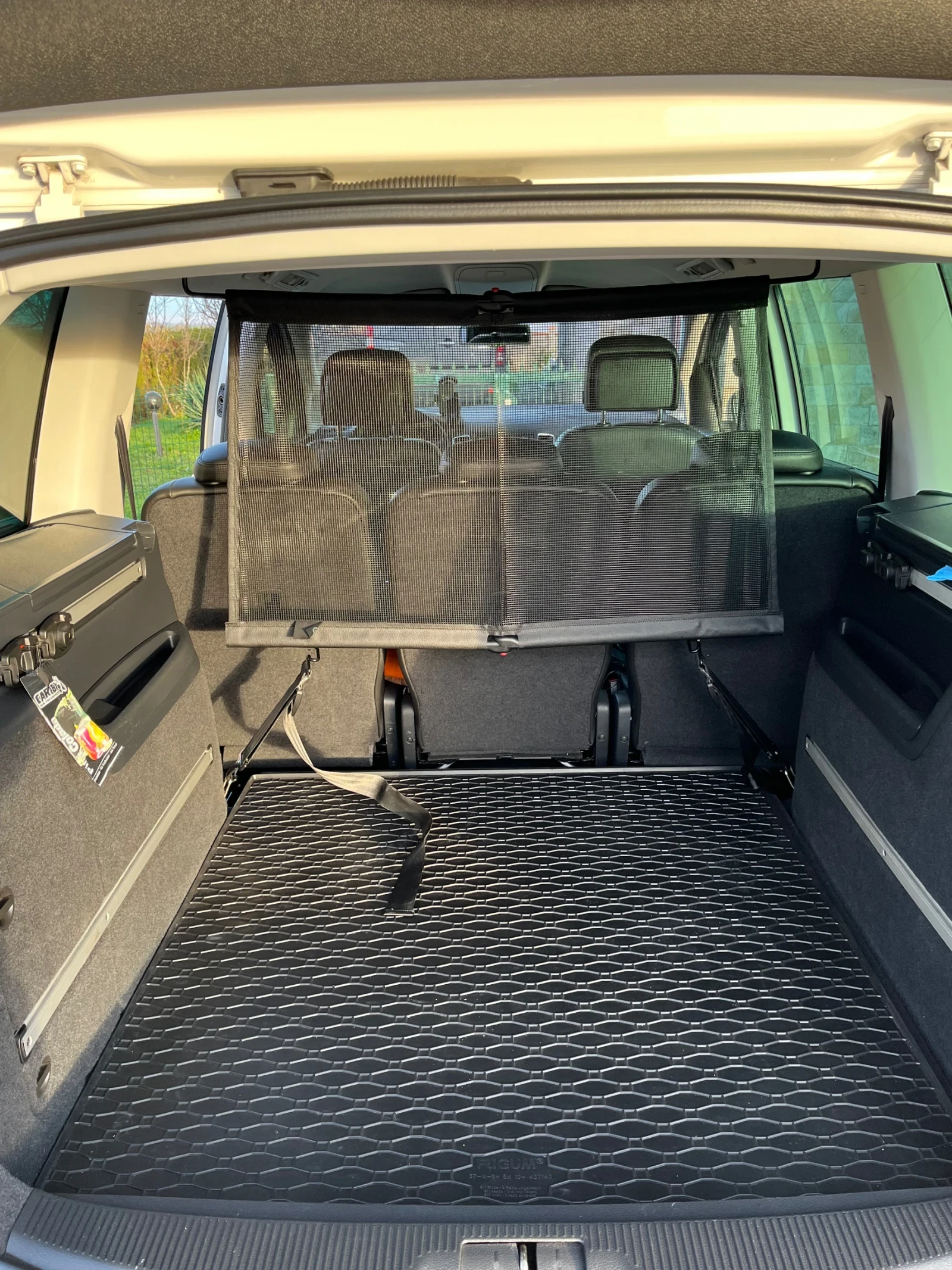 VW Sharan УНИКАЛНА (ПЕРФЕКТНА), снимка 14 - Автомобили и джипове - 54068429