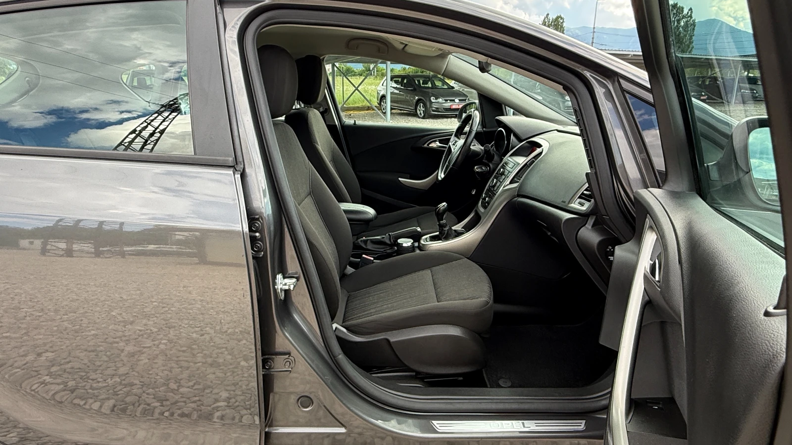 Opel Astra 1.4GPL/ГАЗ/101кс/EURO 5/ВНОС ОТ ИТАЛИЯ, снимка 14 - Автомобили и джипове - 54753615