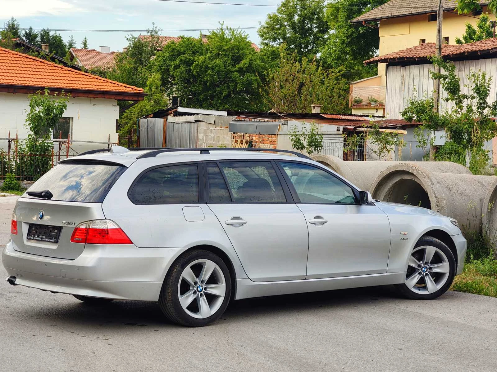 BMW 530 i-xDrive* Фейслифт* Ръчни Ск. (Надеждна)* Head-Up, снимка 4 - Автомобили и джипове - 55131083