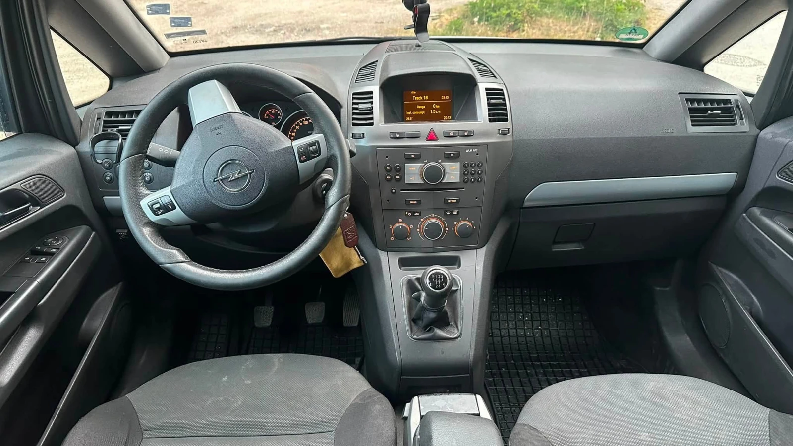 Opel Zafira, снимка 11 - Автомобили и джипове - 55412647
