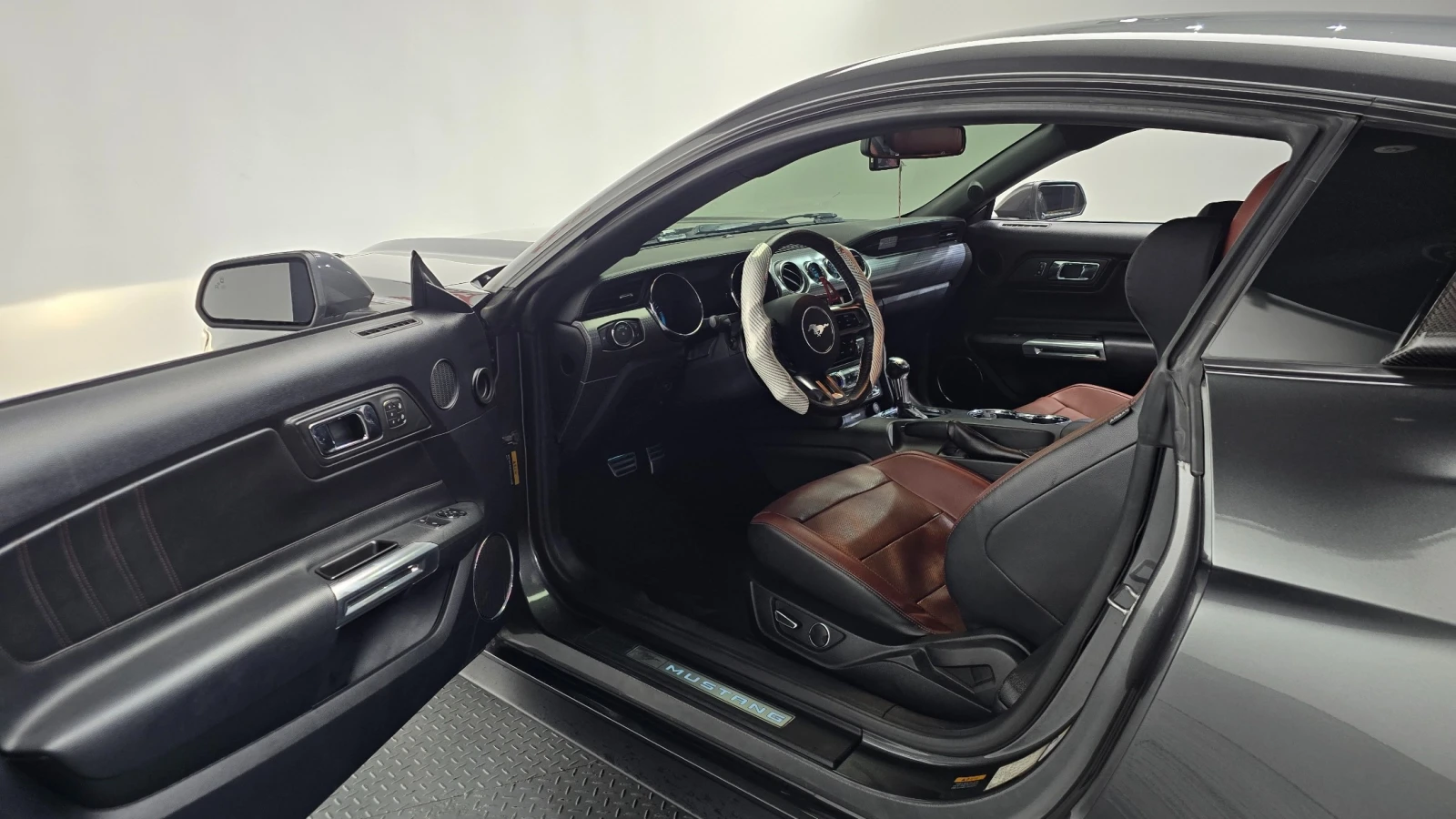 Ford Mustang 2.3 EcoBoost | Adaptive Cruise, снимка 8 - Автомобили и джипове - 55654871