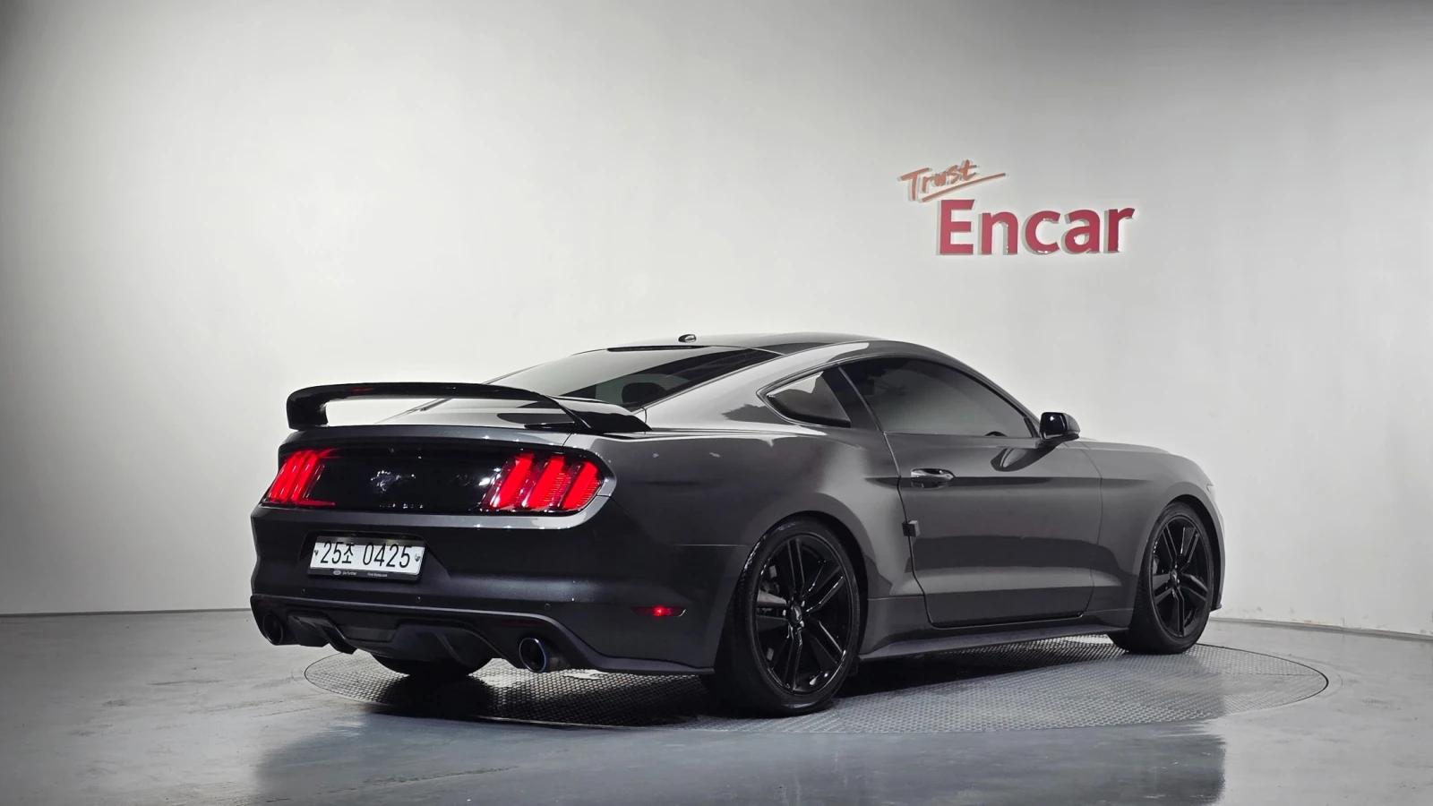 Ford Mustang 2.3 EcoBoost | Adaptive Cruise, снимка 2 - Автомобили и джипове - 55654871
