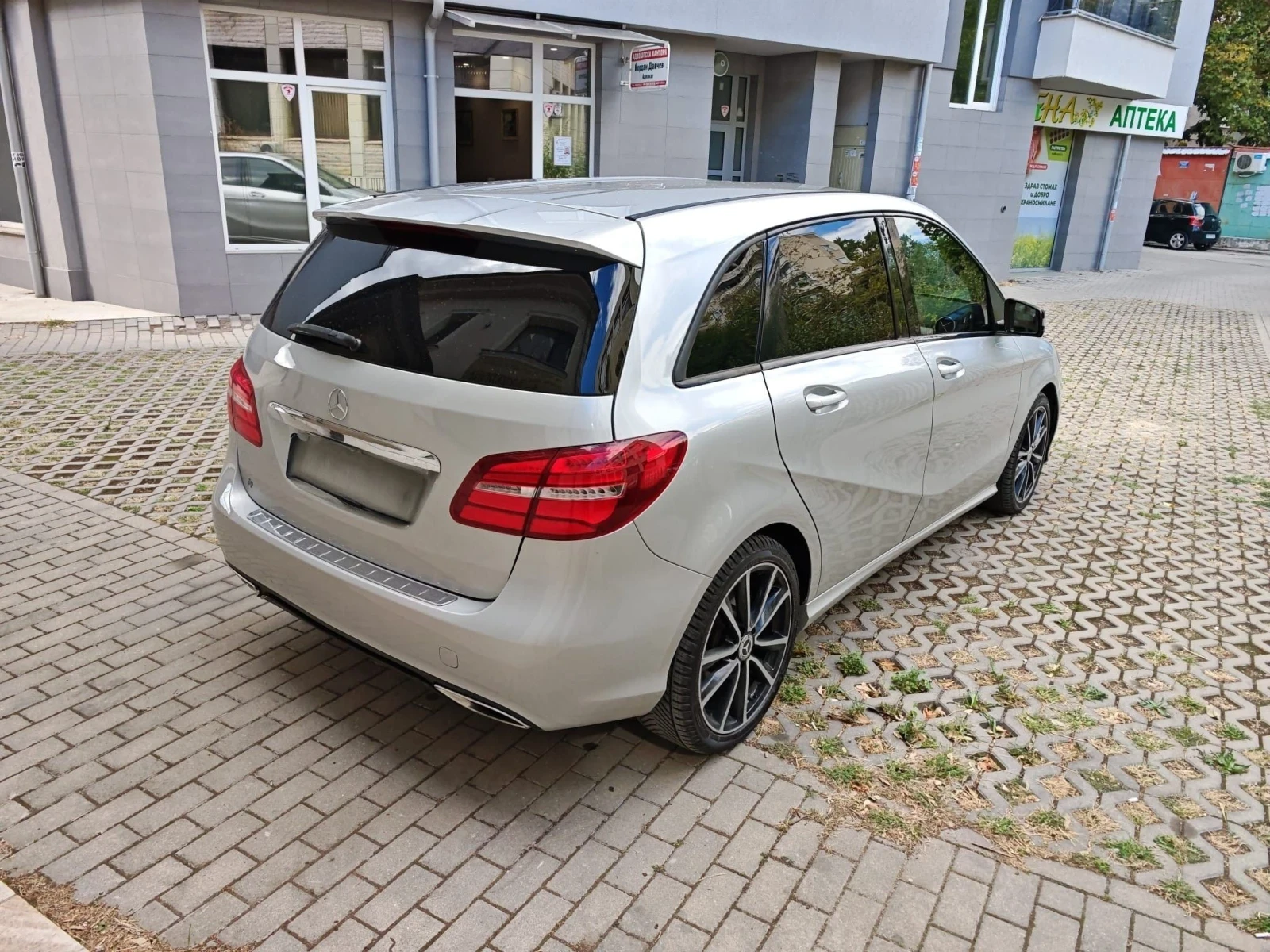 Mercedes-Benz B 200, снимка 10 - Автомобили и джипове - 56207848