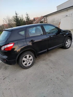 Nissan Qashqai 1.6 i - 6200 € / 12126.15 лв. - 69903171 2