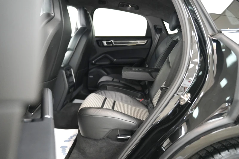 Porsche Cayenne Coupe 3.0 Sport Chrono, снимка 11 - Автомобили и джипове - 49799082