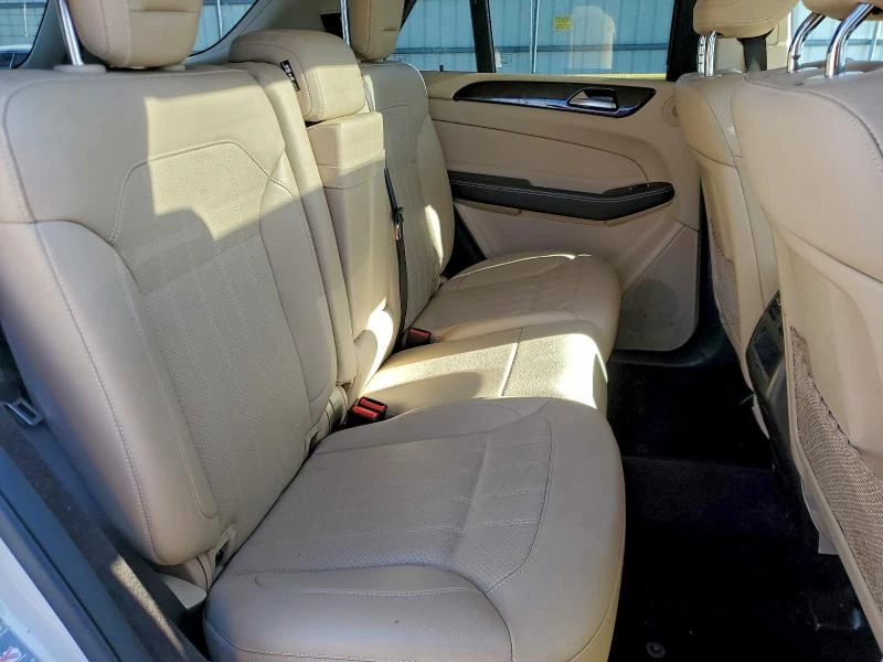 Mercedes-Benz GLE 350 4MATIC* Keyless* Кожа* Камера* Подгрев* , снимка 11 - Автомобили и джипове - 53026695