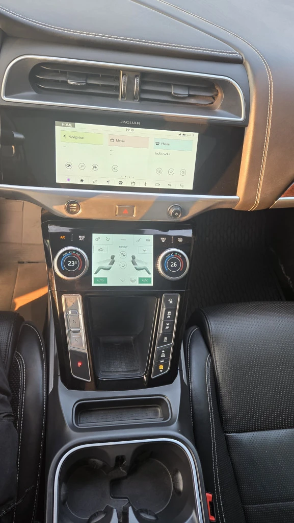 Jaguar I-Pace SE 4dr All-wheel Drive Sport Utility Automatic - изображение 10