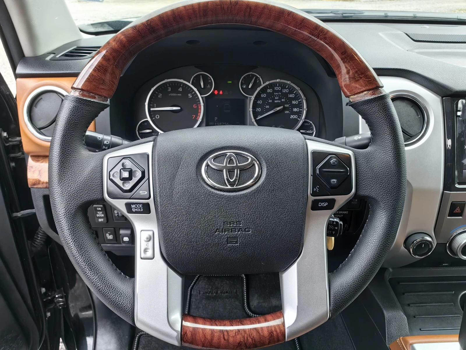 Toyota Tundra 5.7* LIMITED1974* БЕНЗИН/ГАЗ* FACE* 4x4* ТОП - изображение 8