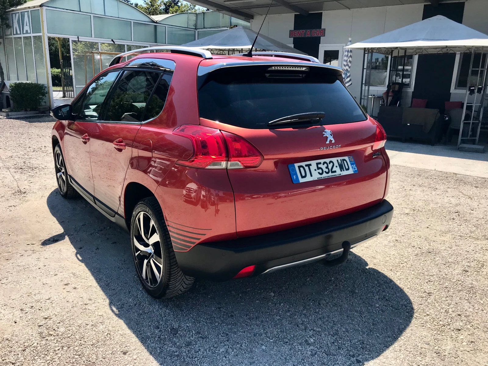 Peugeot 2008 1.2i URBAN CROSS, снимка 4 - Автомобили и джипове - 52668913
