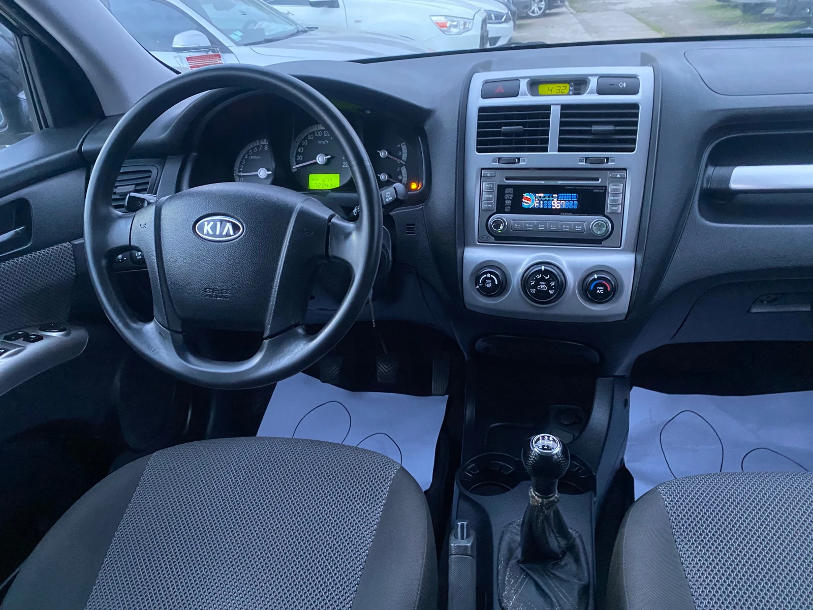 Kia Sportage 2.0i-140kc.4x4-72000km. | Mobile.bg   14