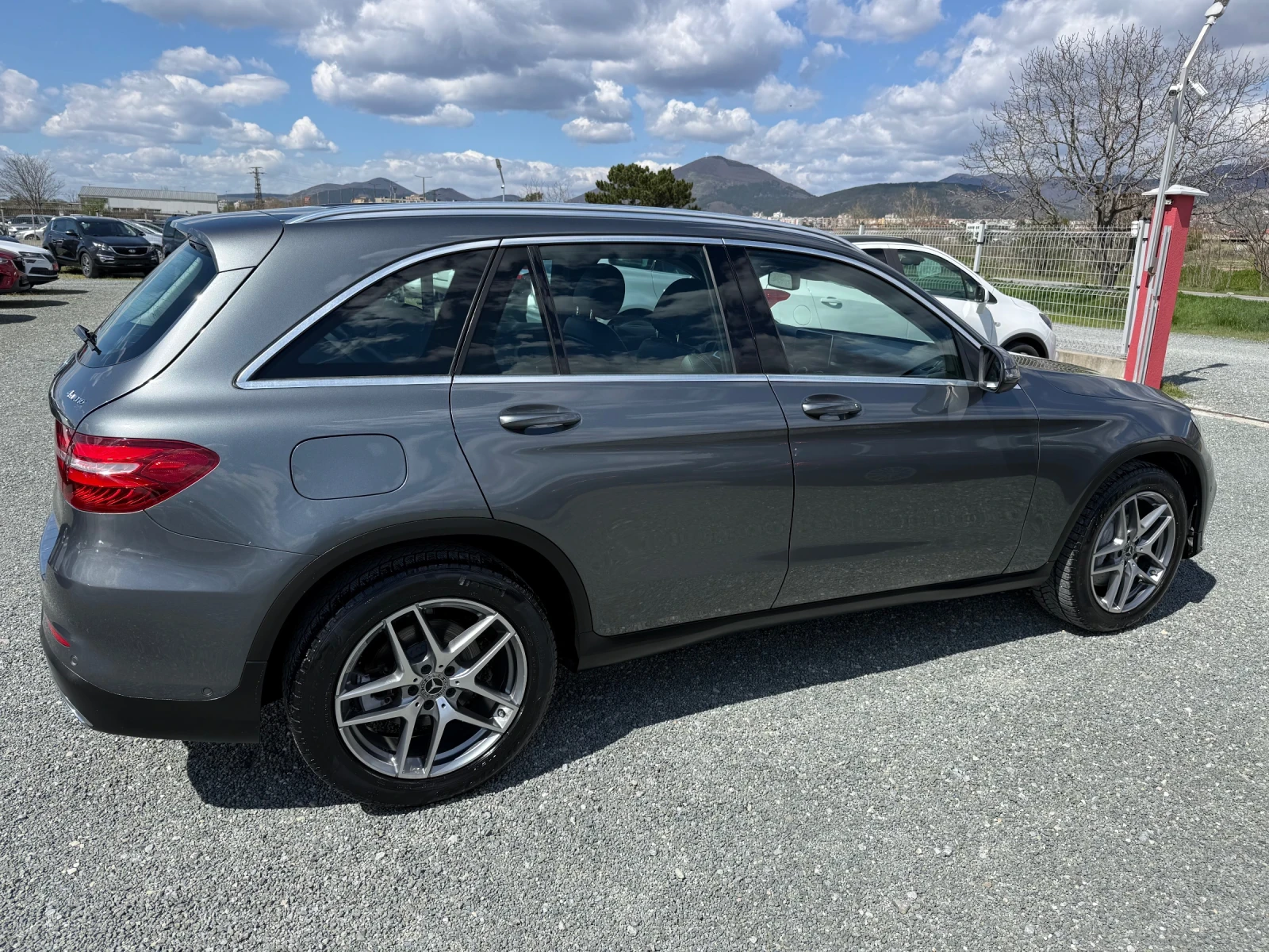 Mercedes-Benz GLC 250 (KATO НОВА)^(4x4)^(AMG), снимка 5 - Автомобили и джипове - 54142070