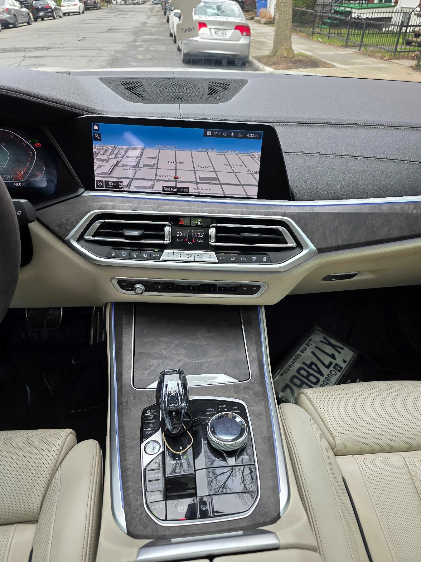 BMW X5 ДИСТРОНИК * ОБДУХВАНЕ * SKY LOUNGE * SWAROVSKI, снимка 9 - Автомобили и джипове - 54622811