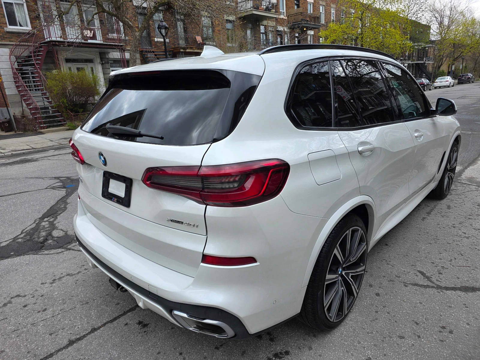 BMW X5 ДИСТРОНИК * ОБДУХВАНЕ * SKY LOUNGE * SWAROVSKI, снимка 5 - Автомобили и джипове - 54622811
