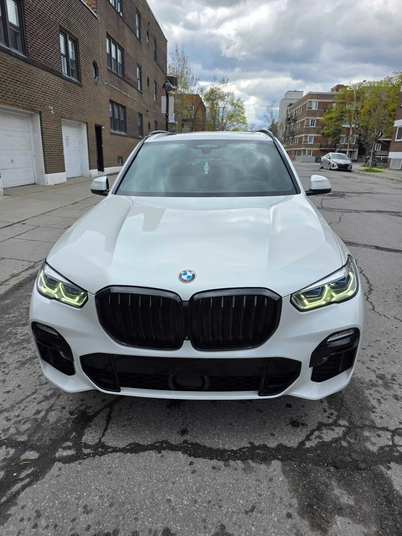 BMW X5 ДИСТРОНИК * ОБДУХВАНЕ * SKY LOUNGE * SWAROVSKI