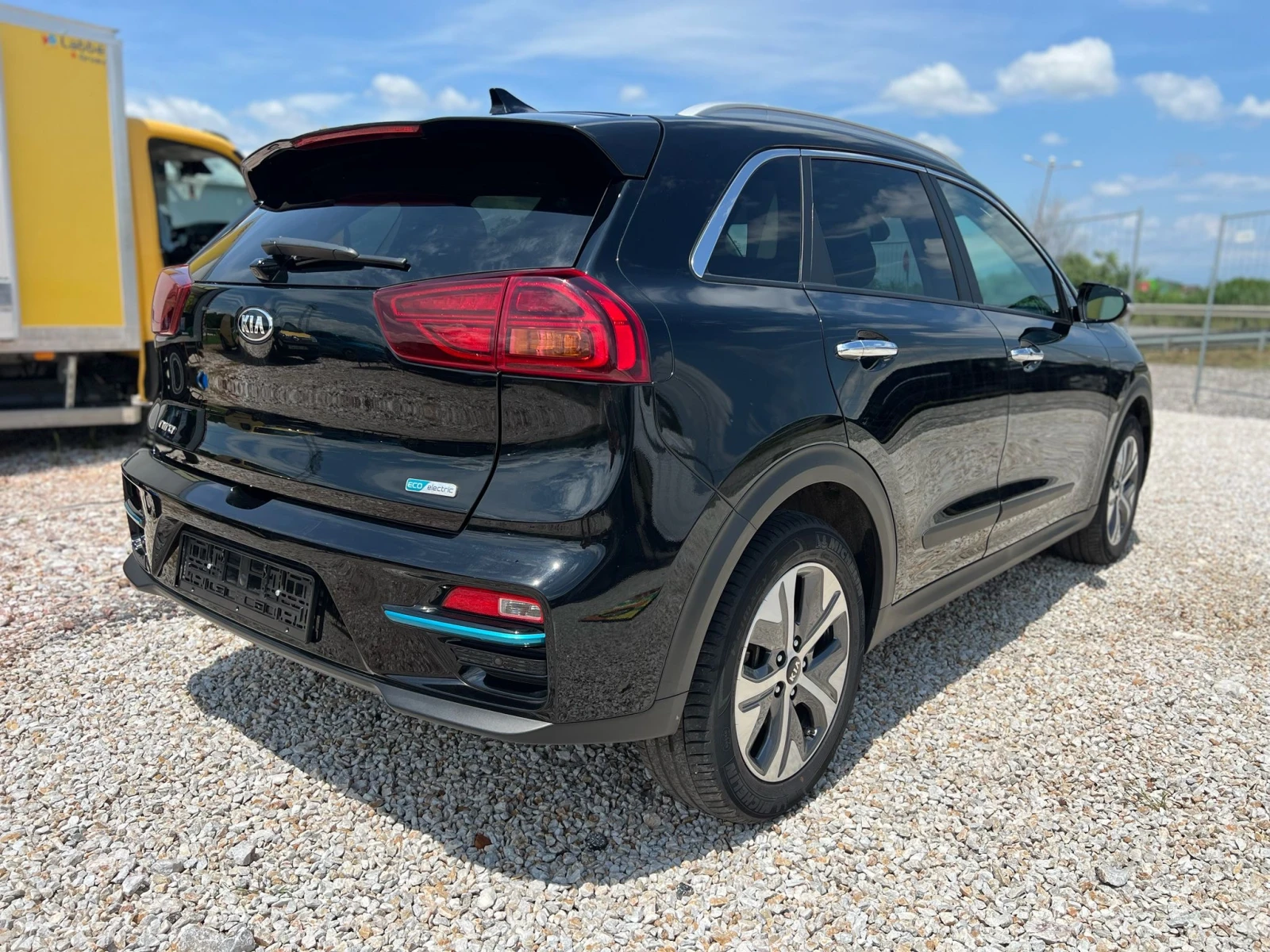 Kia Niro лизинг 307 евро на месец, снимка 5 - Автомобили и джипове - 54661179
