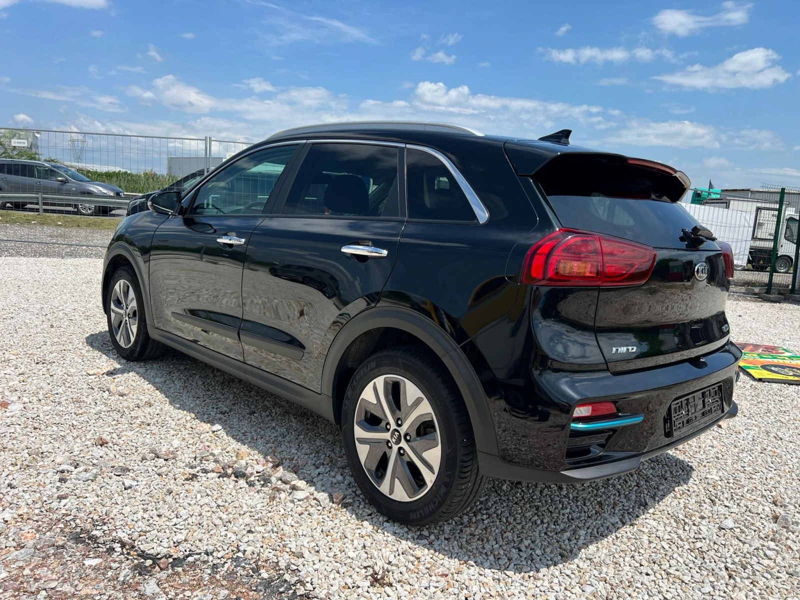 Kia Niro лизинг 307 евро на месец, снимка 4 - Автомобили и джипове - 54661179