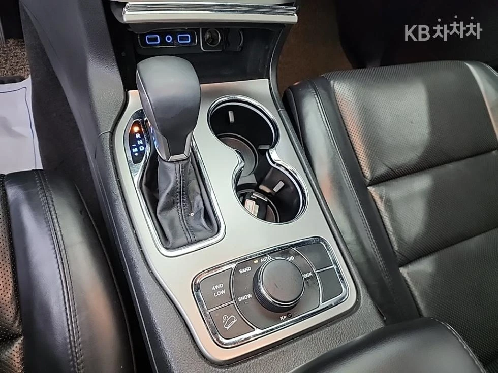 Jeep Grand cherokee 3.6 Limited , снимка 8 - Автомобили и джипове - 54763736