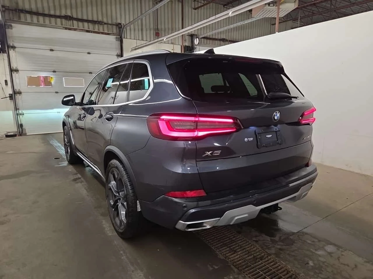 BMW X5 * xDrive40i * ПОДГРЕВИ * 360 * PANO * CARFAX, снимка 4 - Автомобили и джипове - 54794363