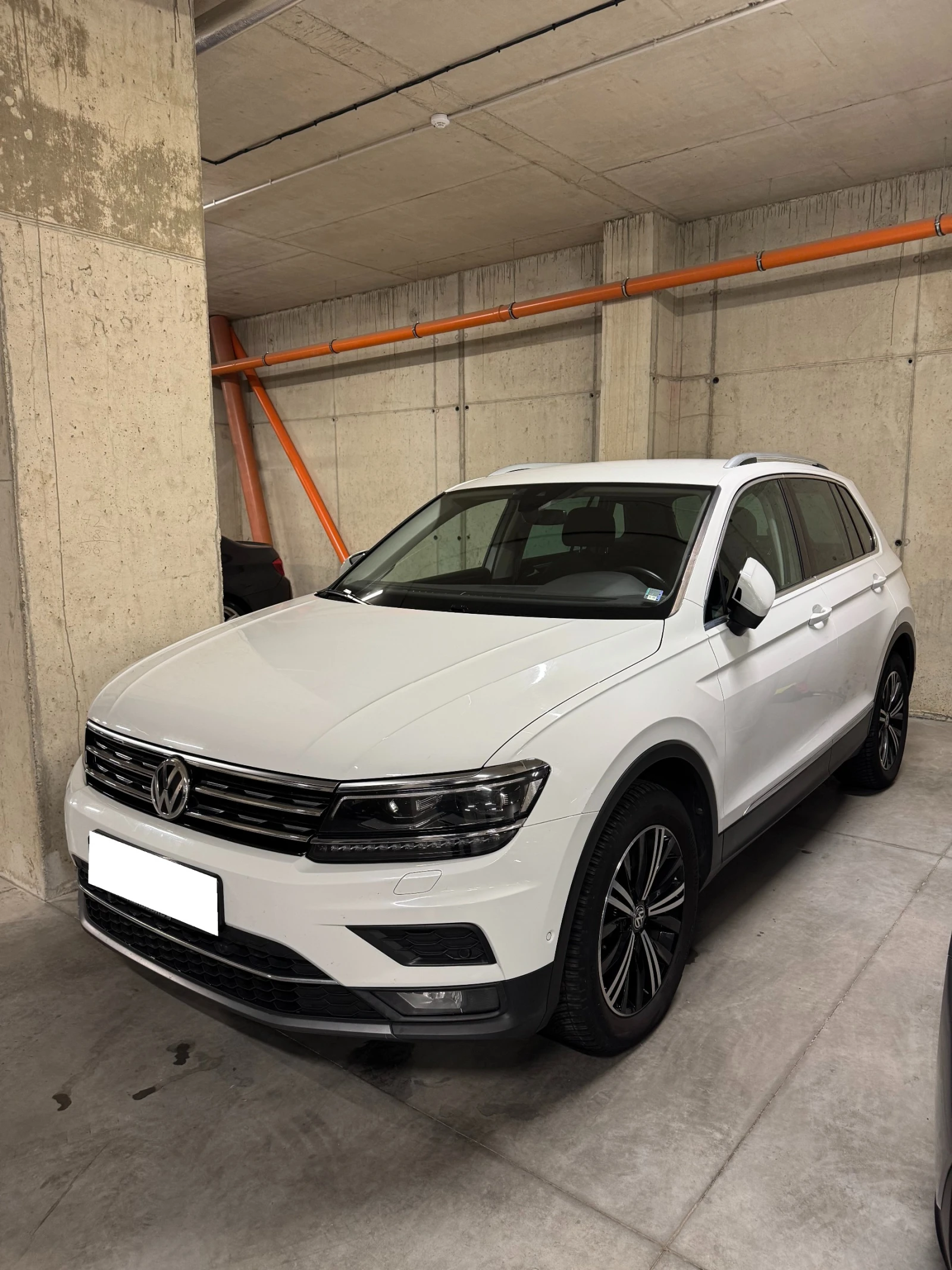 VW Tiguan 4MOTION, снимка 2 - Автомобили и джипове - 56250856