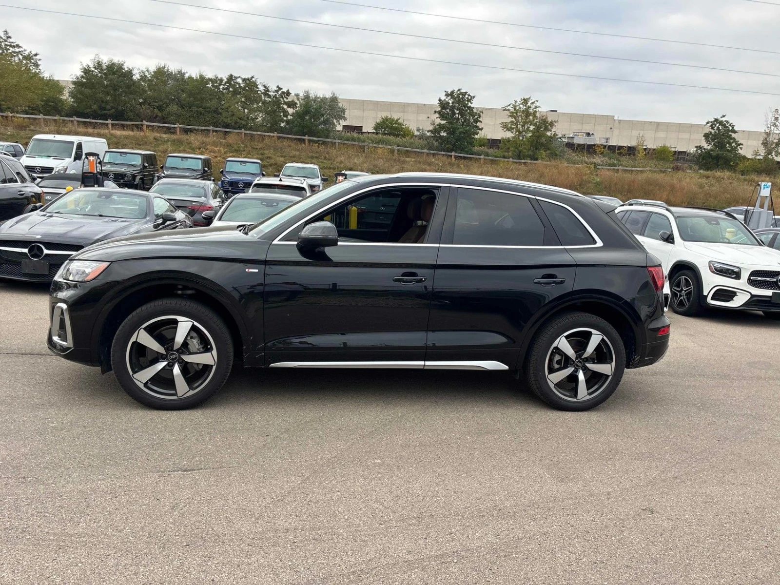 Audi Q5 Technik * АвтоКредит * (ЦЕНА ДО БГ), снимка 2 - Автомобили и джипове - 56277907