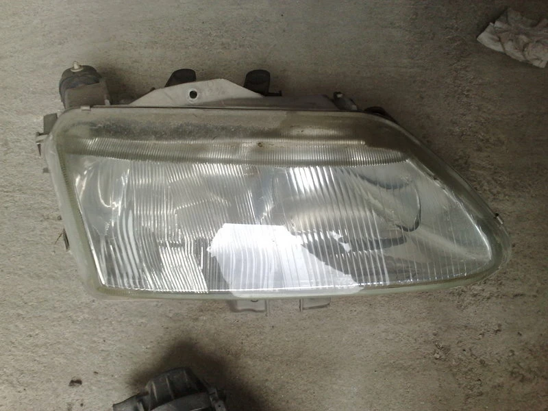 фар десен за Рено Еспейс 01г. 