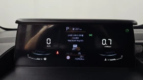 Hyundai Staria Modern* BLIND SPOT* ПОДГРЕВ ВОЛАН* КРАЙНА ЦЕНА, снимка 8