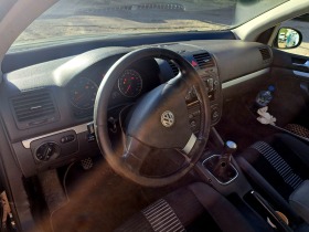 VW Golf, снимка 2 - Автомобили и джипове - 45358257