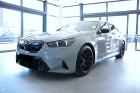 BMW M5 4.4 V8/PLUG-IN/NEW MODEL/CARBON/B&W/ICONIC GLOW/ | Mobile.bg    3