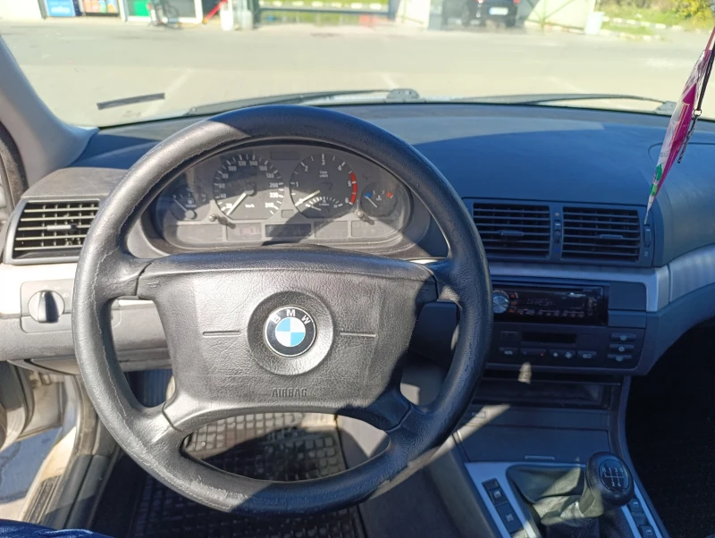 BMW 320, снимка 8 - Автомобили и джипове - 47679912